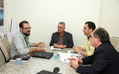 Prefeitura e Elektro firmam compromisso para melhorar a iluminação pública