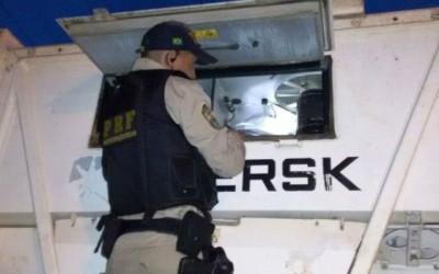 Carga de cigarros avaliada em R$ 300 mil é apreendida no Km 21 da BR-262