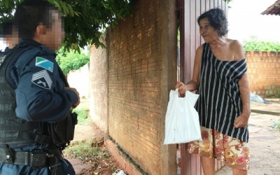 Idosa de 76 anos denúncia falta de comida e furto praticado pela própria filha 
