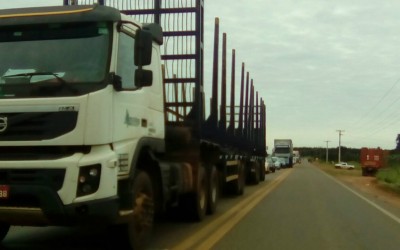 Manifestantes bloqueiam rodovias em Três Lagoas contra reformas 