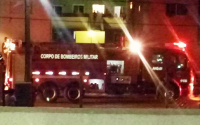 Bombeiros são chamados para apagar incêndio em apartamento no Novo Oeste