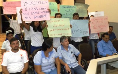 Manifestação de alunos e professores do IFMS ‘esquenta o clima’ na Câmara