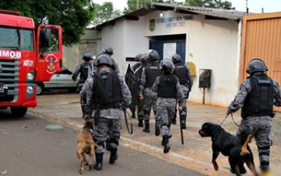 Tropa de Choque controla motim no presídio feminino da Capital