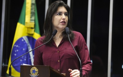 Simone Tebet anuncia saída da liderança do MDB por discordar de voto secreto na eleição do Senado