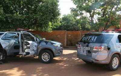 Empresário reage a assalto, evita que conveniência seja roubada e prende o ladrão