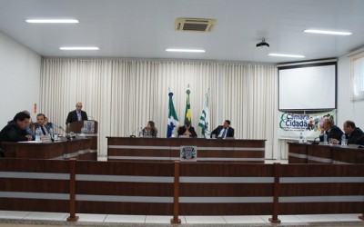 Vereadores convocam secretário para explicar ‘cortes’ de recursos na Educação