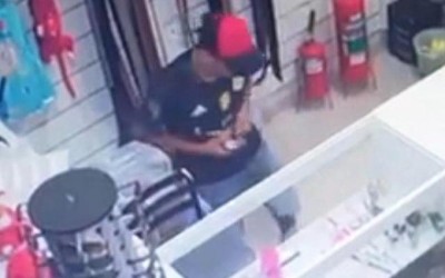 Acusado de diversos furtos em estabelecimentos comerciais, menor é detido pela polícia 