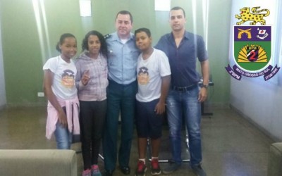 Comandante do 2° BPM recebe a visita de alunos do Programa Social Educa
