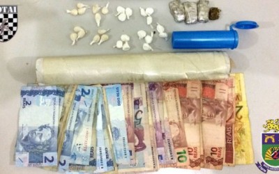 Policiais da Rotai apreenderam menores e uma mulher vendendo drogas
