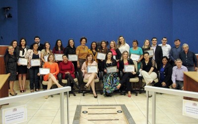 Profissionais da saúde são homenageados em sessão solene da Câmara