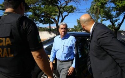 Liminar autoriza fiança com bens bloqueados e livra Puccinelli de tornozeleira