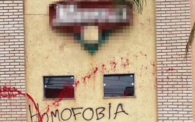 Pizzaria é pichada e o caso gera discussões no facebook