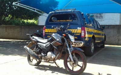Polícia Rodoviária Federal recupera motocicleta roubada há 3 anos