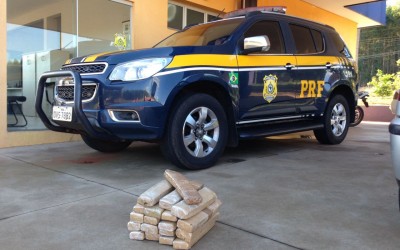 PRF aprende 20 kg de maconha que seria levado para o Rio de Janeiro