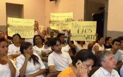 Moradores fazem protesto contra fechamento de unidade de saúde 