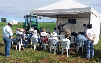 Dia de Campo da fazenda São Matheus levou informação em nove estações