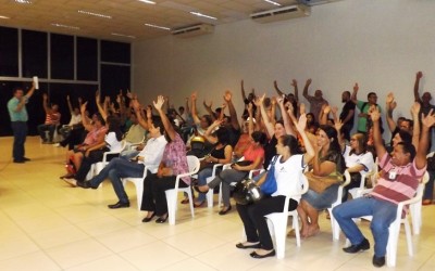 Servidores aprovam reajuste de 7,64% e aumento no vale alimentação