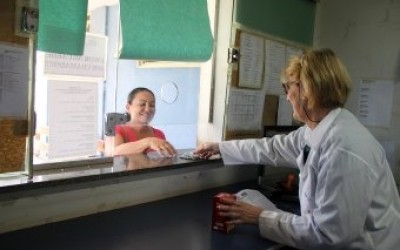 Farmácia do CEM melhora atendimento e passa a atender com dois farmacêuticos