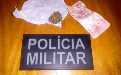 Polícia aborda jovem que portava drogas no Residencial Novo Oeste em Três Lagoas 