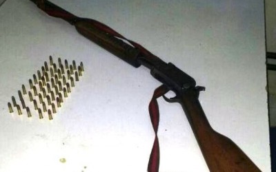 Polícia Rodoviária encontra espingarda e munições em fundo falso de camionete 