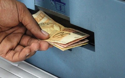 Homem é roubado minutos após realizar saque em agência bancária