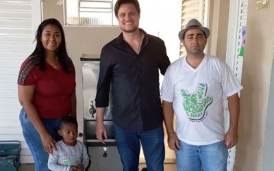 Vereador tem solicitação atendida e faz entrega de bebedouro ao Centro Educacional 