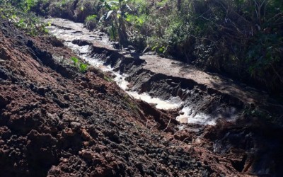 Córrego Brasília recebe limpeza e manutenção para conter assoreamento