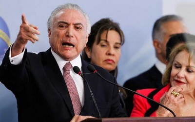 Temer vê 'infâmia', afirma que não há provas e diz que denúncia é 'ficção'