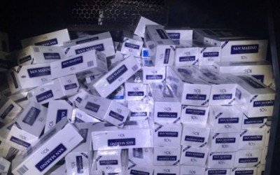 ALI e ROTAI apreendem cigarros contrabandeados em apartamento