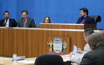 Projetos preveem vagas prioritárias em Ceis e alerta sobre uso de anabolizantes