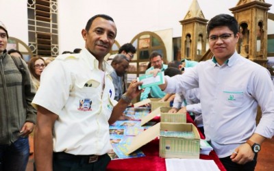 Servidores municipais começam a receber cartão alimentação