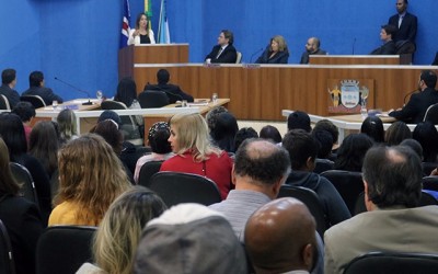Aprovados reajuste dos servidores da educação e criação do 'Família Acolhedora'