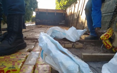 Forças policiais apreendem meia tonelada de maconha na MS-395