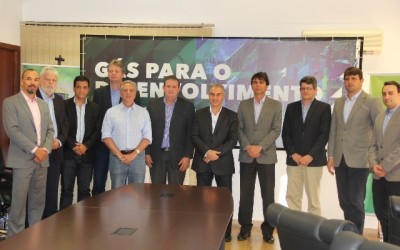 Deputado Eduardo Rocha representa AL em assinatura de parceria entre Governo e Fibria