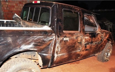 Sitiante capota Ford Ranger em estrada vicinal do Distrito de Arapuá