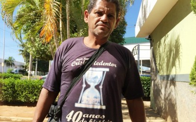 Vítima do desemprego, homem implora por oportunidade de trabalho