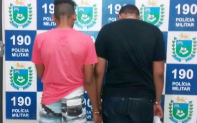 Menores de 15 e 16 anos são flagrados como moto furtada 