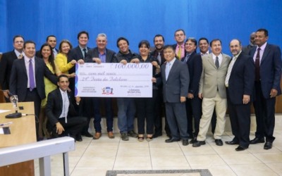 Câmara economiza com diárias e repassa R$ 100 mil para Festa do Folclore