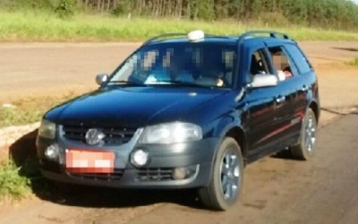 Taxista é multado em R$ 2.400,00 por transporte irregular de passageiro