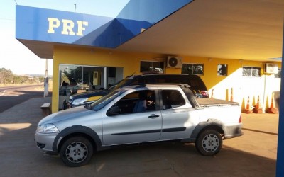 Preso pela PRF, rapaz de 19 anos diz que venderia picape roubada por R$ 2,5 mil