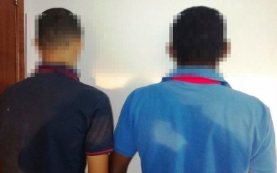 Jovens são suspeitos de vender drogas para crianças que soltam pipa na rua