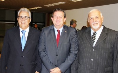 Deputado Eduardo Rocha homenageia advogados em sessão solene na Casa de Leis