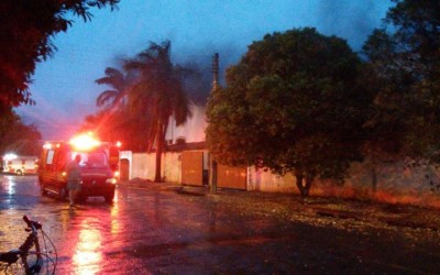 Viciados botam fogo em lixo e causam estragos em salas do antigo TLC