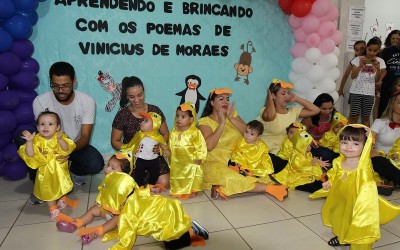 Obras de Vinícius de Moraes inspiram CEI de Três Lagoas em evento