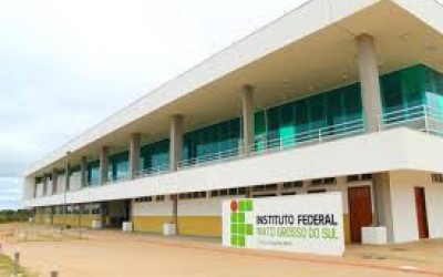 IFMS oferece vagas para professor substituto; salário chega aos R$ 5.601,41