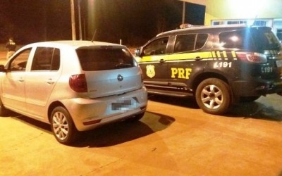 Carro furtado em 2016 é recuperado pela PRF de Água Clara