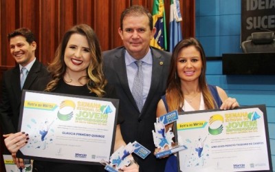 Deputado Eduardo Rocha homenageia publicitária e nutricionista em evento na ALMS