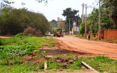 Prefeitura de Três Lagoas inicia limpeza do traçado da antiga linha férrea que dará lugar a avenida