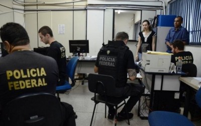 Documentos são analisados pela PF e outras pessoas podem estar envolvidas em esquema de corrupção