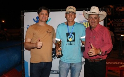 Circuito de Touro   Mecânico em noite de lazer agradou crianças e adultos em Três Lagoas